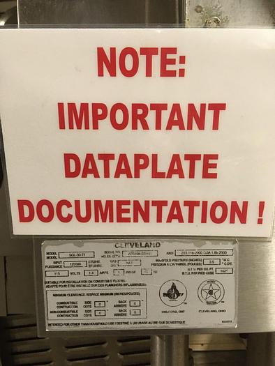 Used CLEVELAND RANGE #SGL-30T1, "POWER PAN" 30 GAL. NAT. GAS TILTING BRAISING PAN SKILLET (#817).