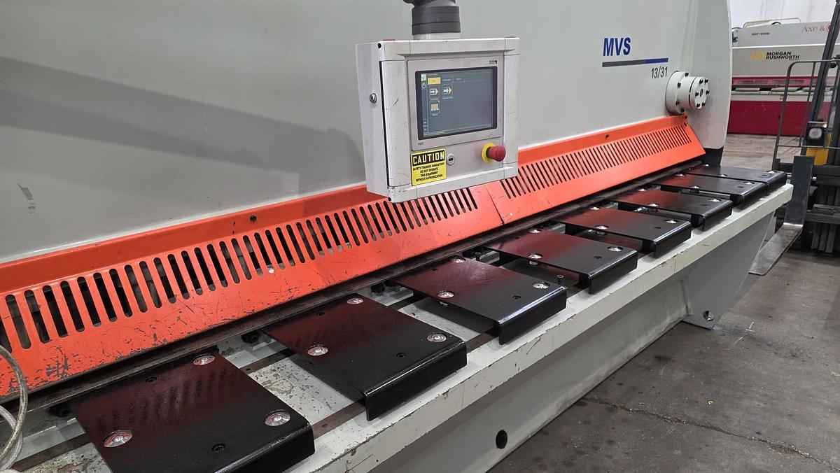 Used LVD MSV 13/31 Hydraulic Shear