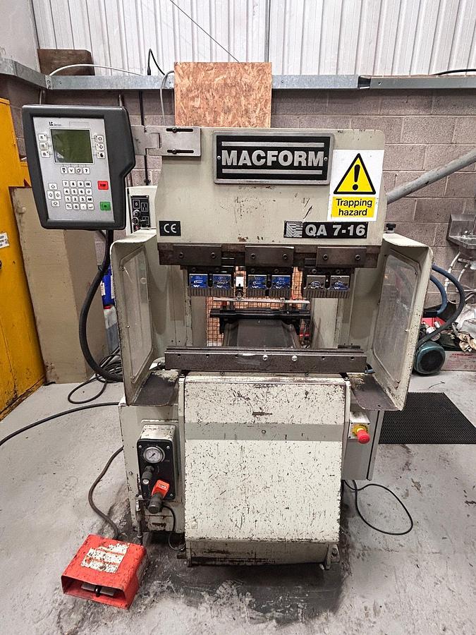 Used Macform QA 7-16 Hydraulic Upstroke Pressbrake