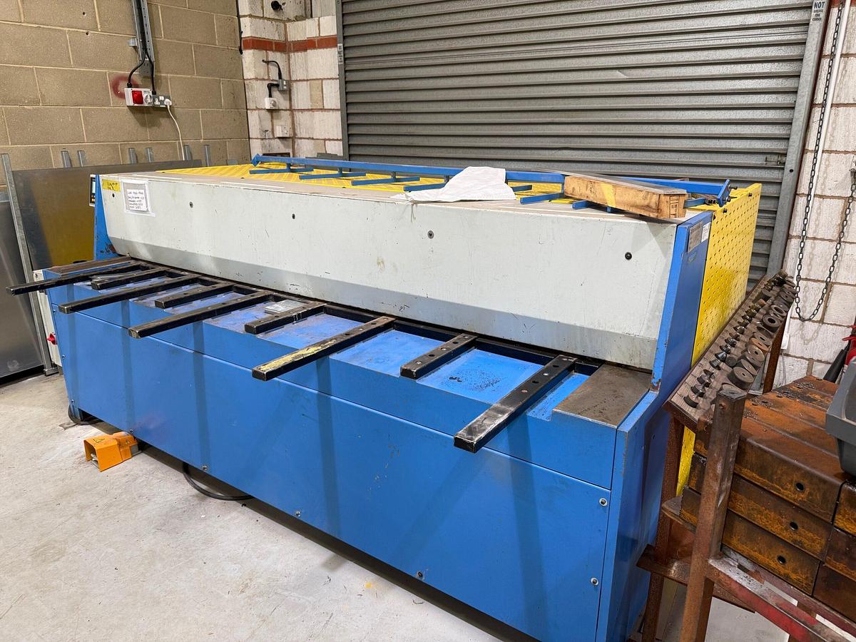 Used Mach Cut Q11-4X2550NC Mechanical Shear