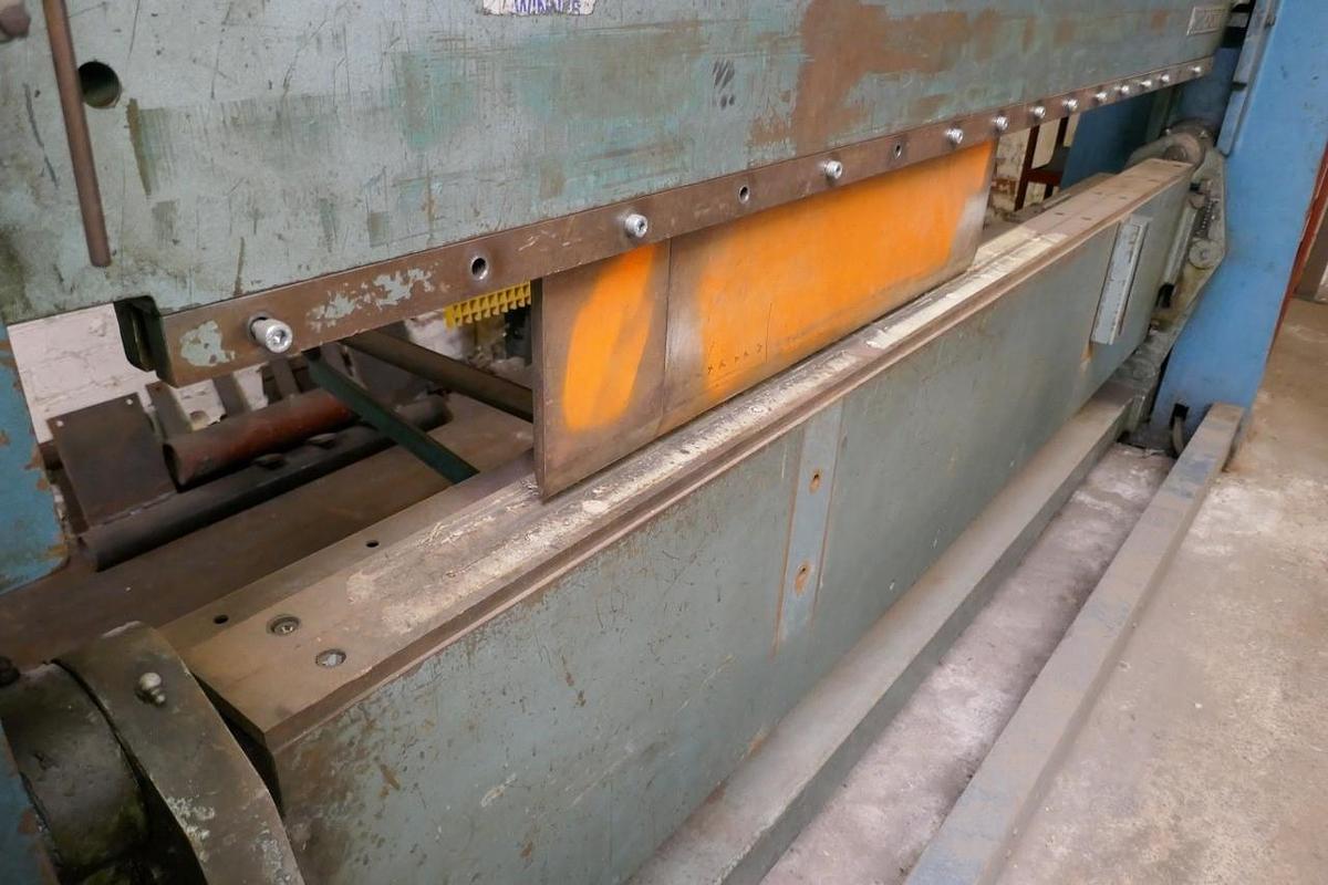 Used Keetona HUF818 Hydraulic Power Folder