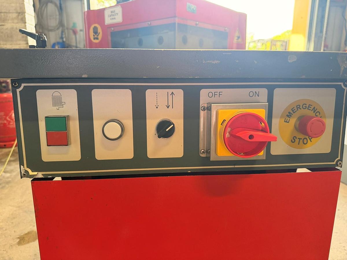 Used Mantech 200/4 Hydraulic Corner Notcher