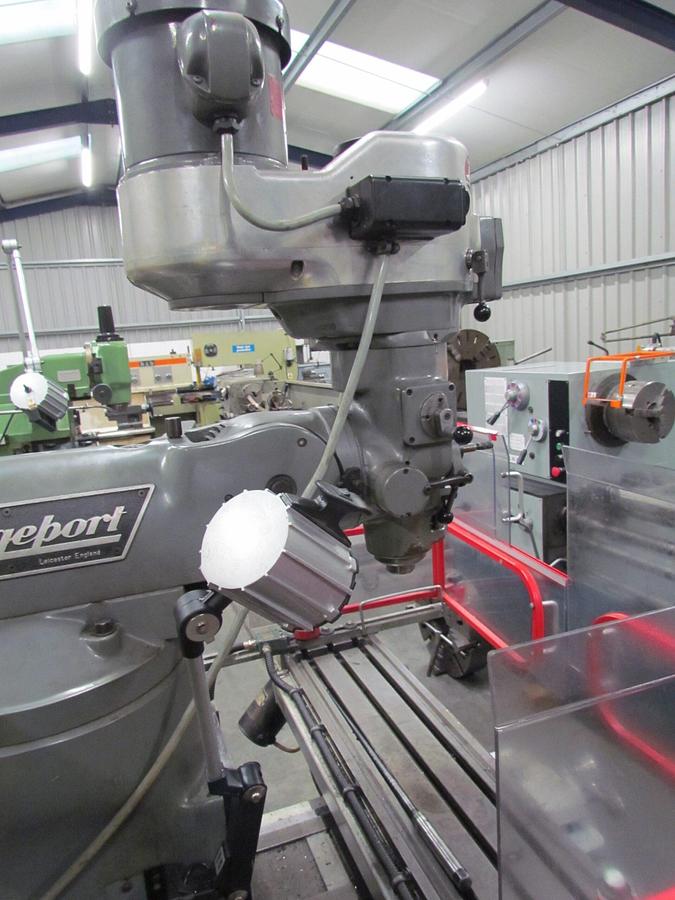 Used Bridgeport BR2 Turret Mill