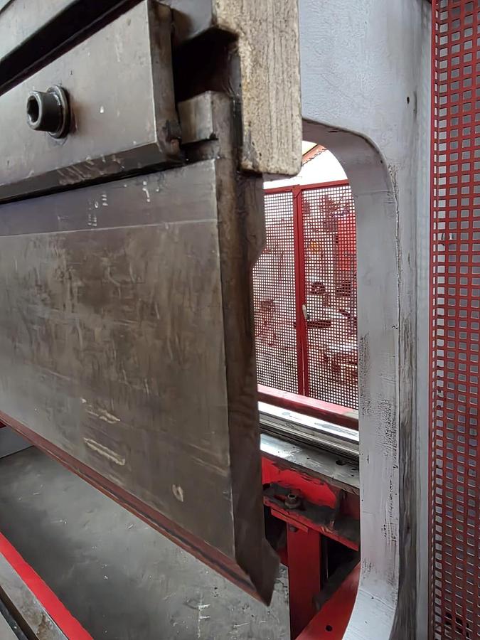 Used Edwards Pearson PR6 150/3100 CNC Downstroke Pressbrake