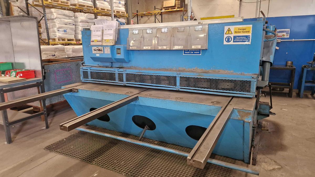 Used Pearson 8' x 3/8" Hydraulic Shear