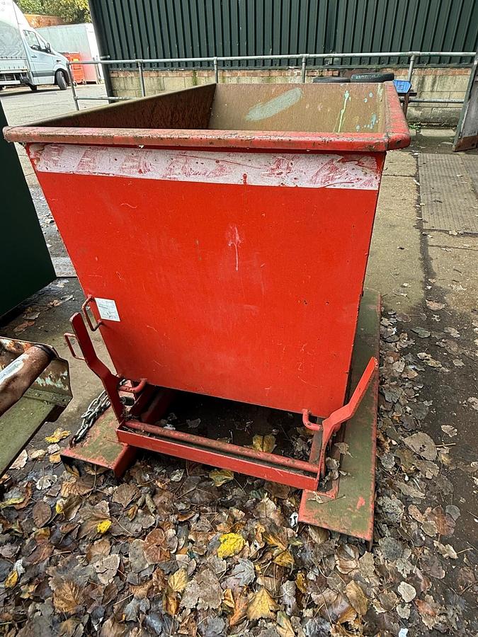 Used Bauer AK50 Tilting Skip
