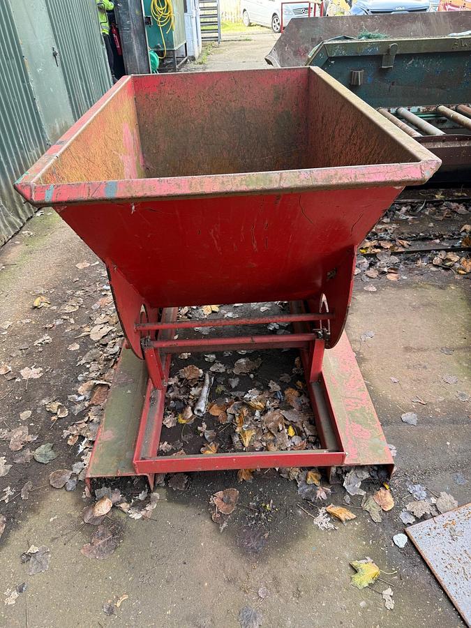 Used Bauer AK50 Tilting Skip
