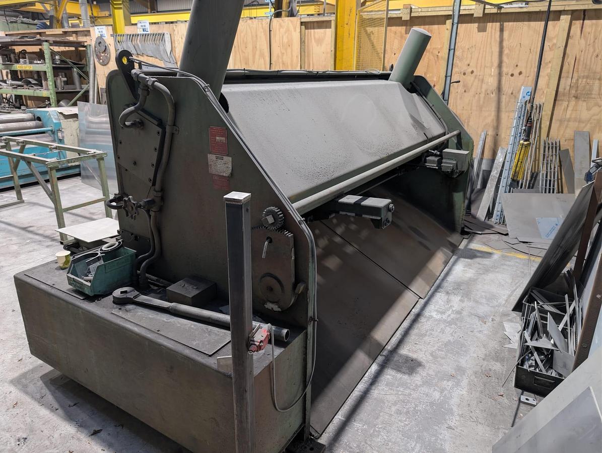 Used Pearson 1038TX Hydraulic Shear