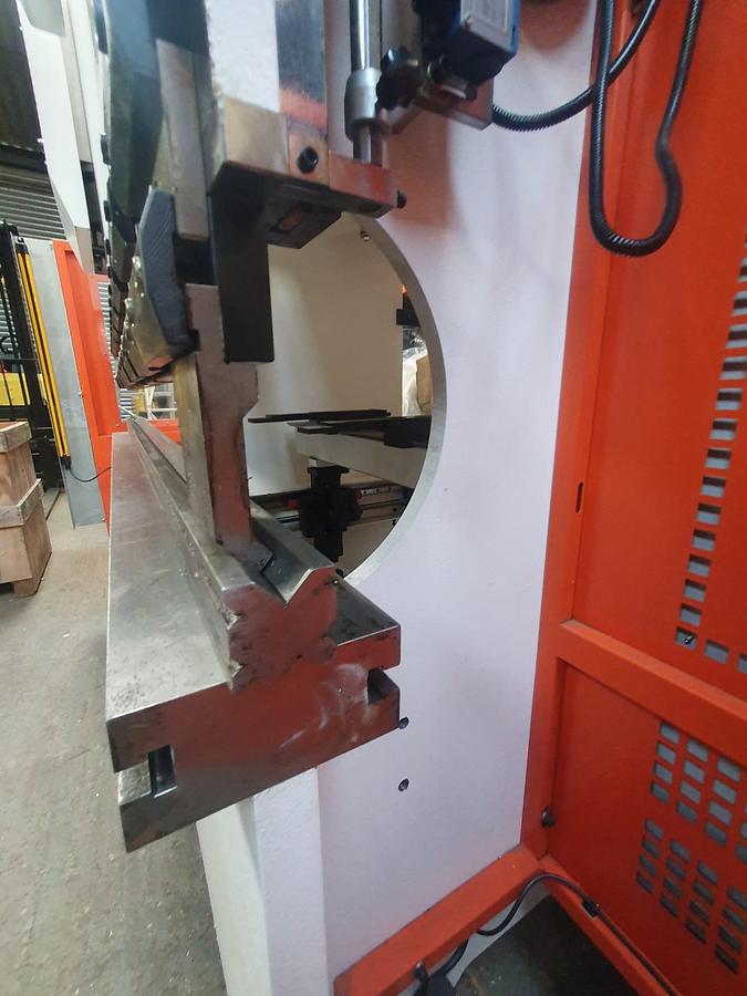 Used ACCURL Smart Press 1640 Hydraulic Downstroke Pressbrake