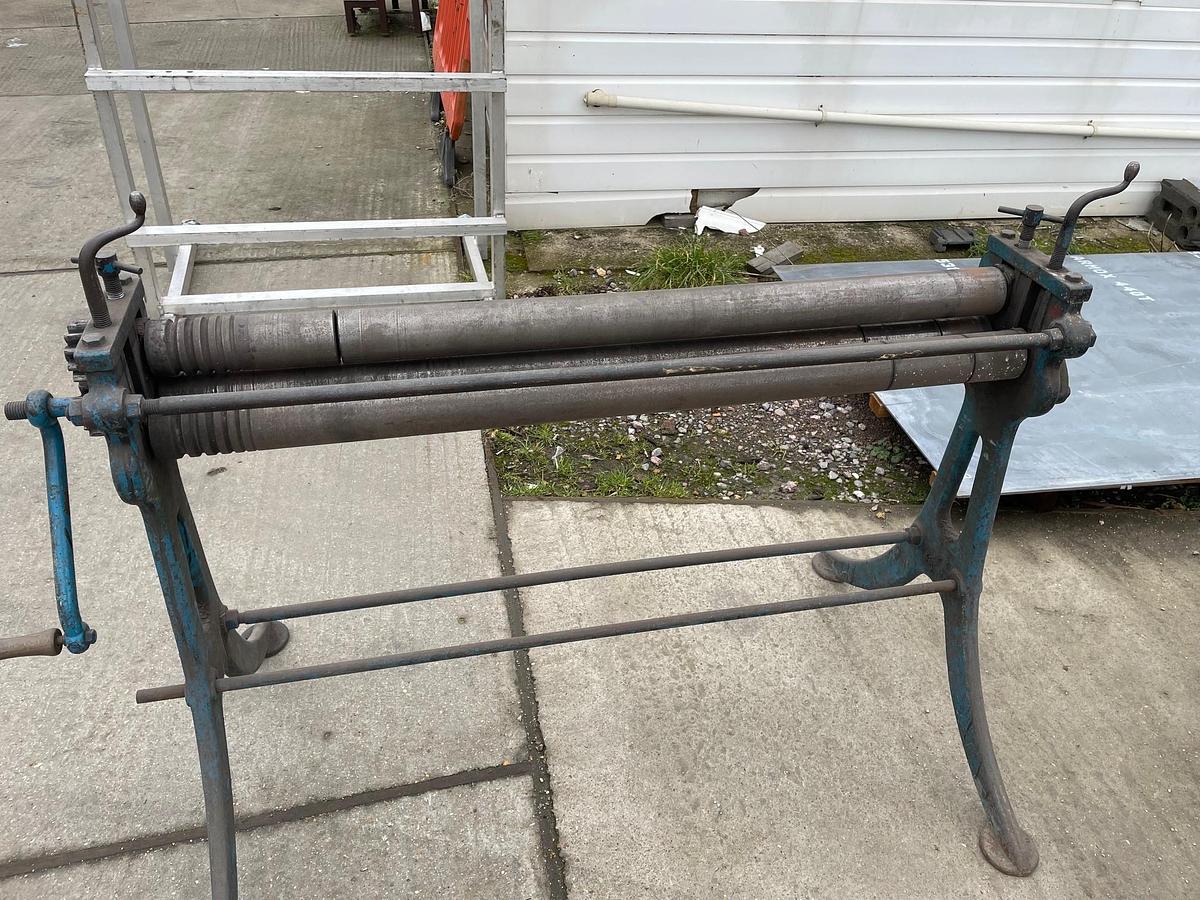 Used Edwards Cast Hand Bending Rolls