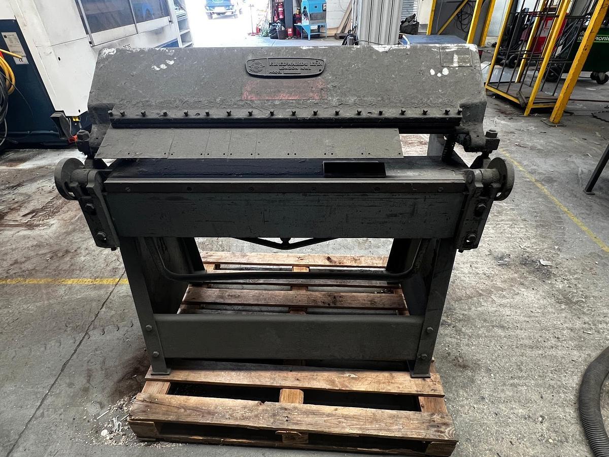Used Edwards 318 Box & Pan Folder