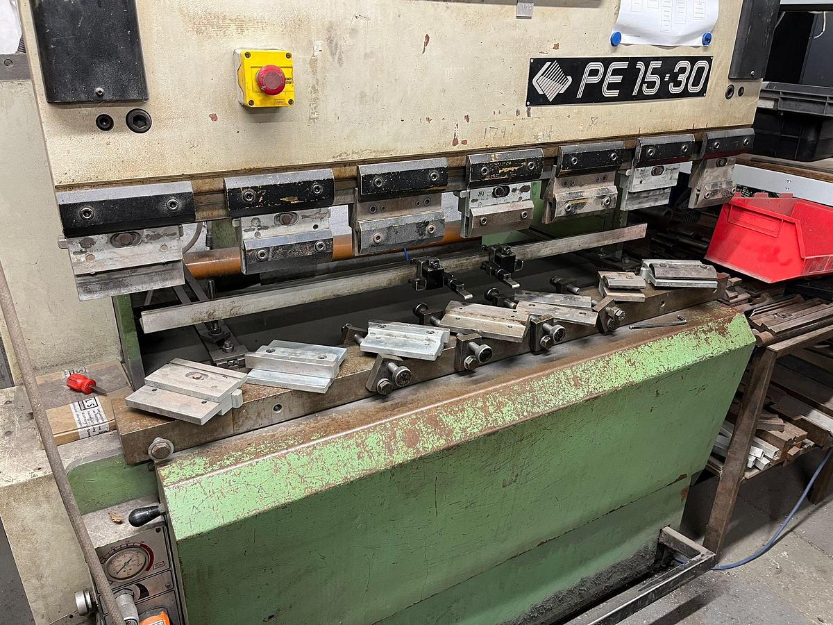 Used Guifil PE 1530 Hydraulic Upstroke Pressbrake