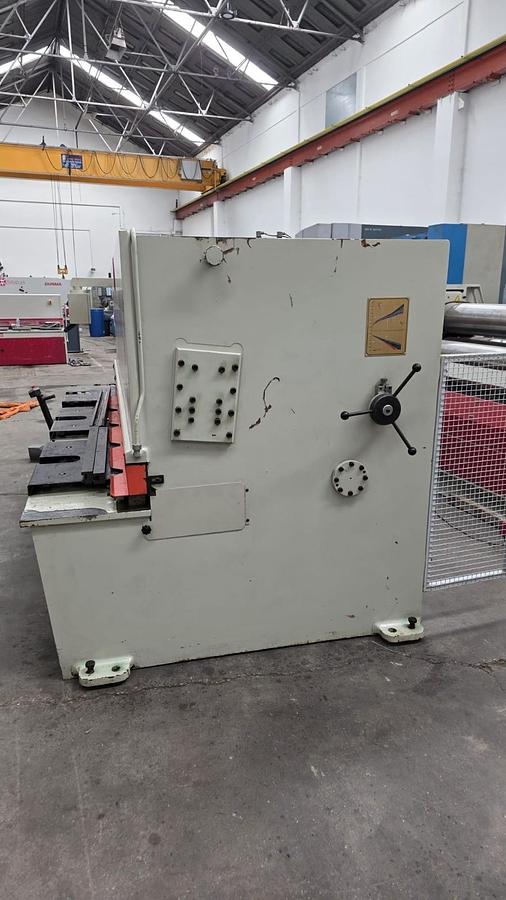 Used Durma DHGM 3006 Hydraulic Shear
