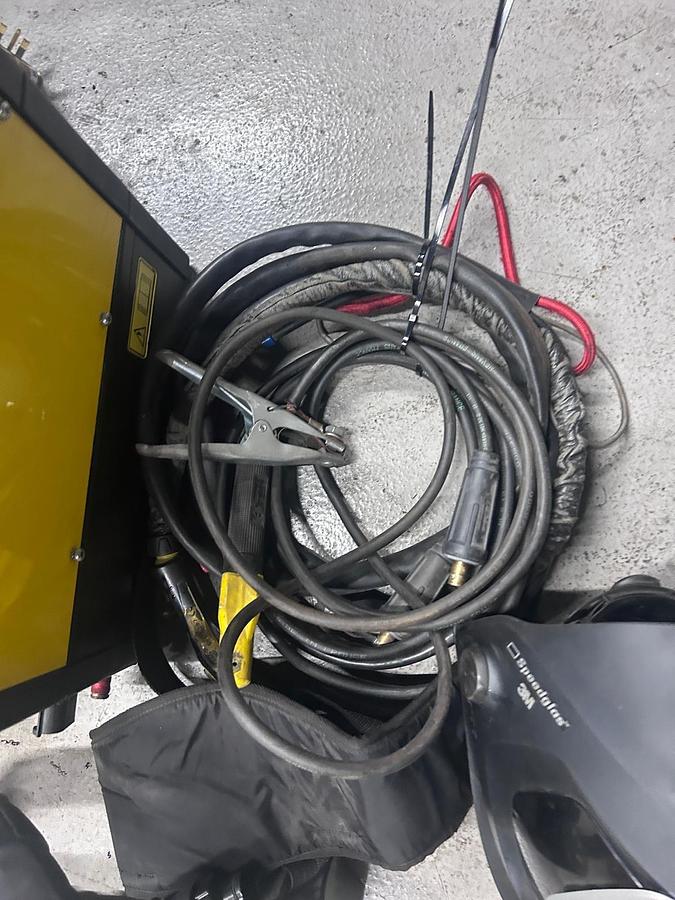 Used ESAB 2200i AC/DC Tig Welder