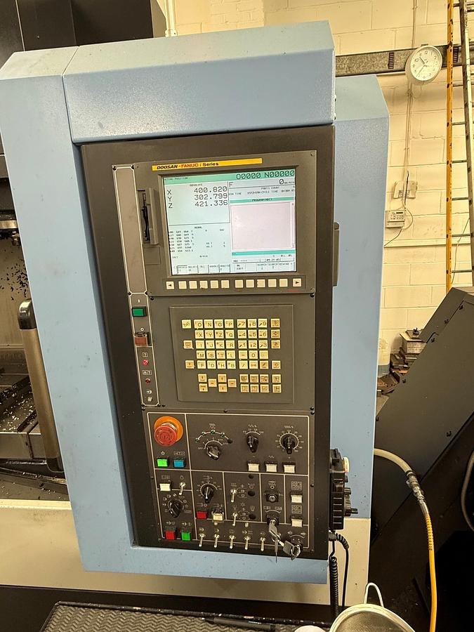 Used Doosan DNM 500 Vertical Machining Centre