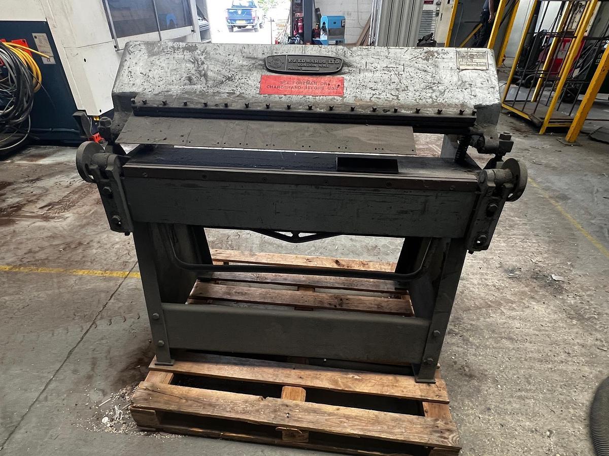 Used Edwards 318 Box & Pan Folder
