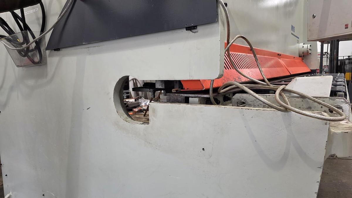 Used LVD MSV 13/31 Hydraulic Shear
