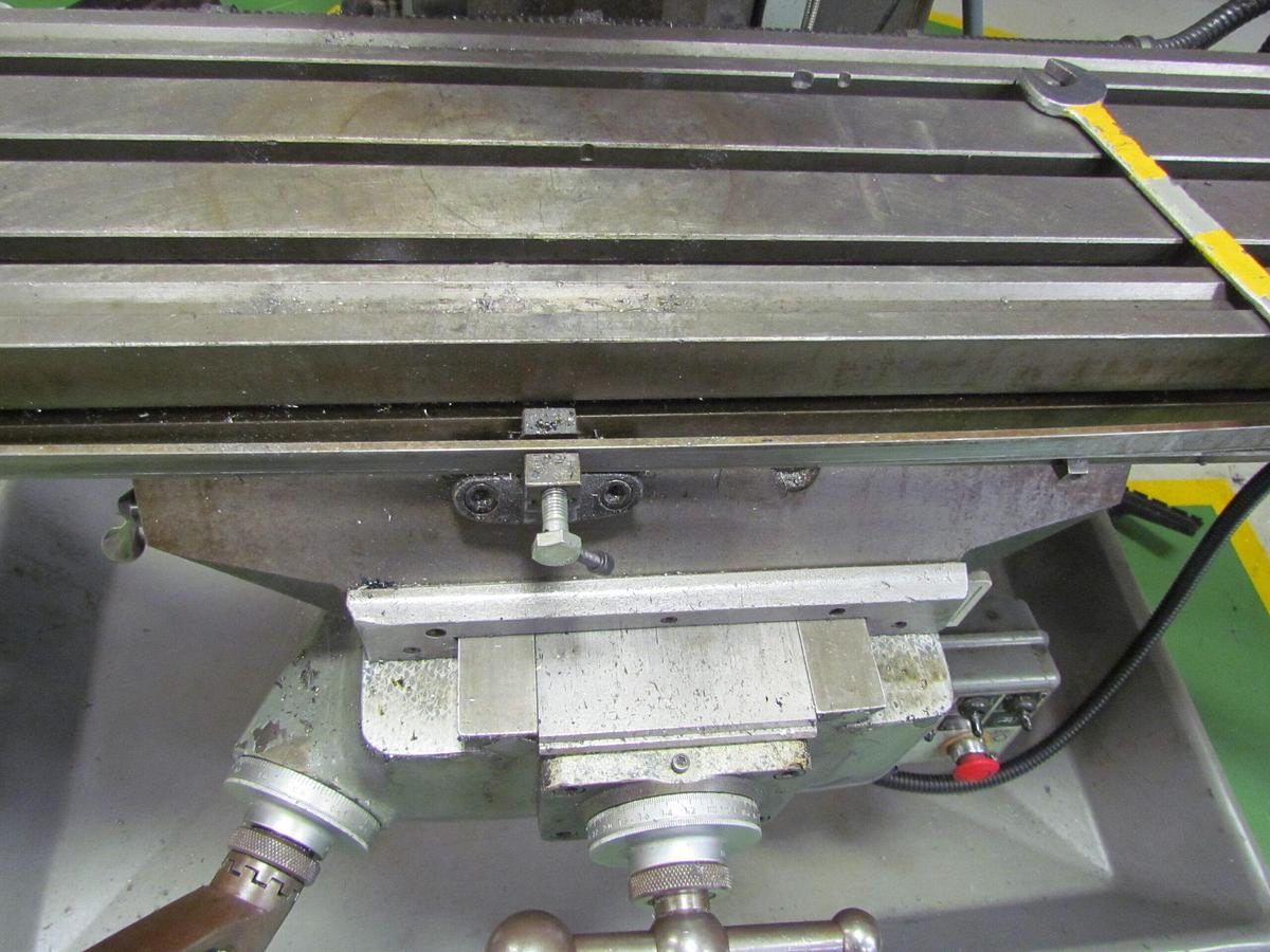 Used Bridgeport BR2 Turret Mill