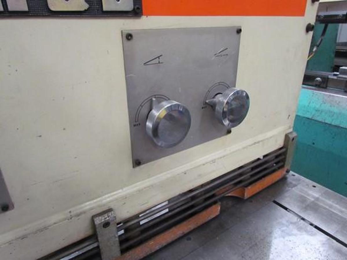 Used K & B 4-1250 Hydraulic Shear