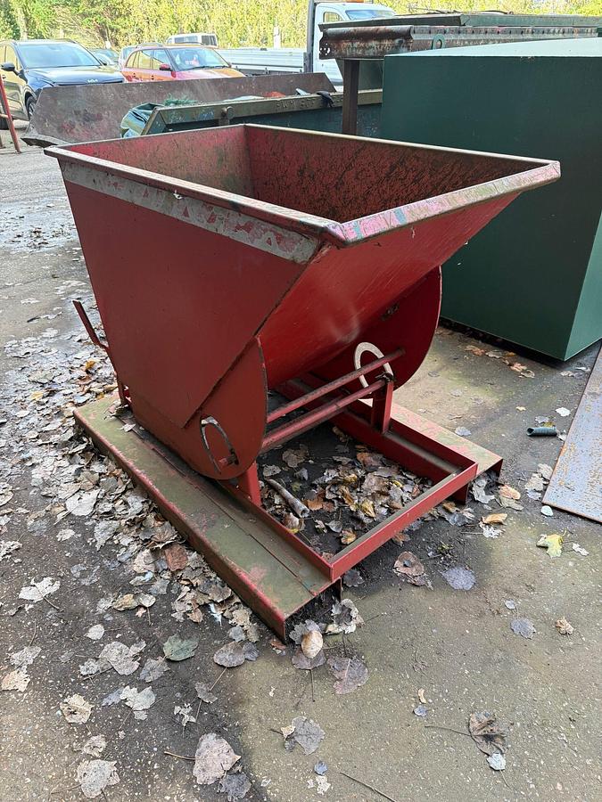 Used Bauer AK50 Tilting Skip