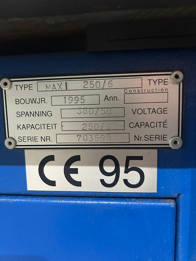 Used Haco Maxi 250/6 Corner Notcher