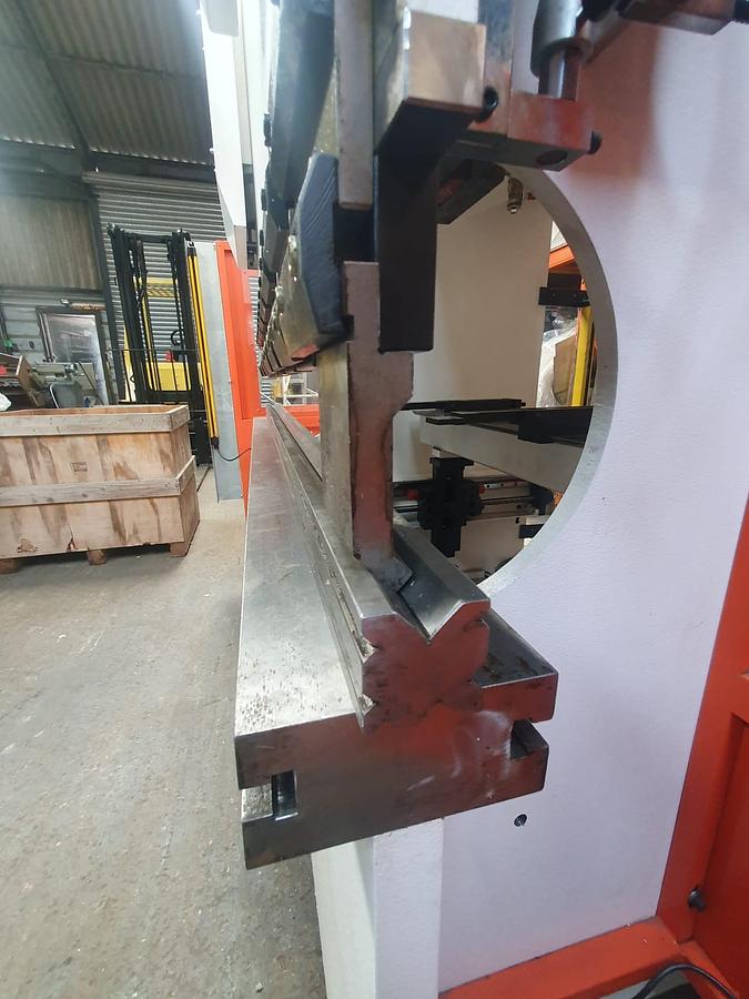 Used ACCURL Smart Press 1640 Hydraulic Downstroke Pressbrake