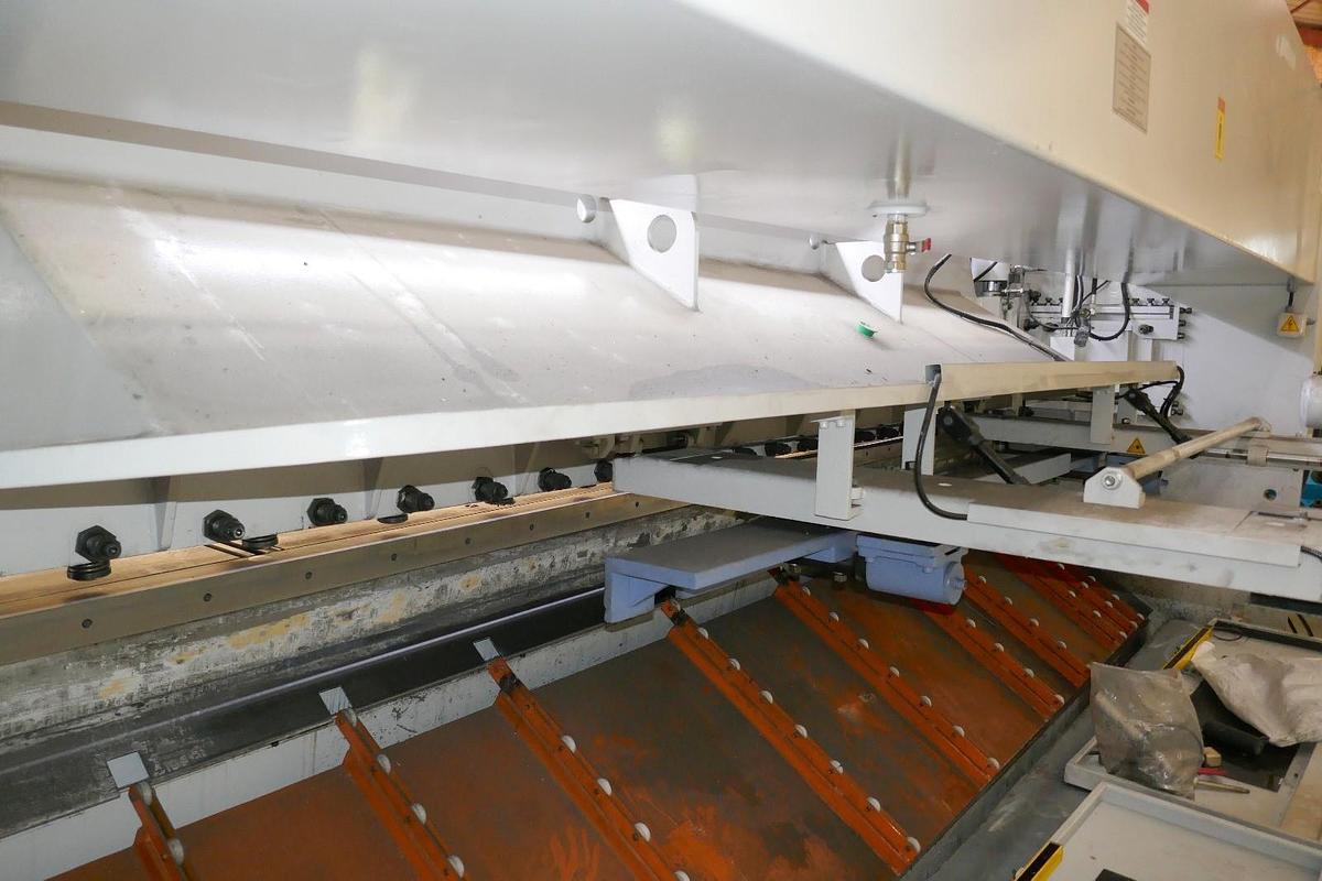 Used Ermaksan CNC HVR 4100-6 Hydraulic Shear