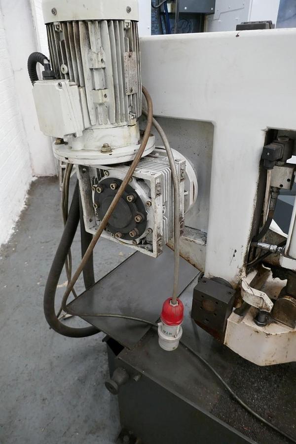 Used MACC 420 DI Horizontal Semi-Automatic Double Mitre Bandsaw