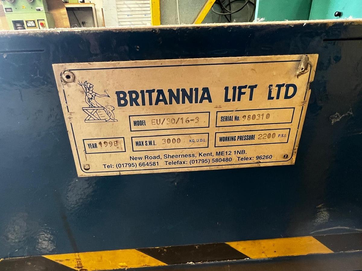 Used Britannia Lift EU/30/16-3 Hydraulic Scissor Lift Table