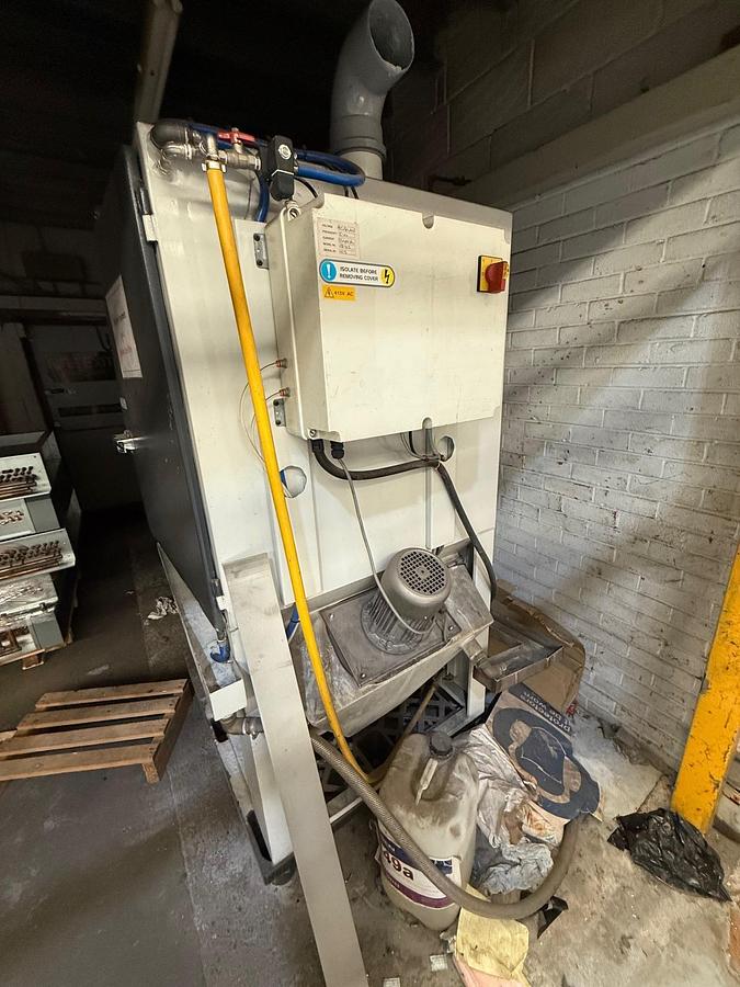 Used Vixen Aquablast 915 Wet Blasting Cabinet