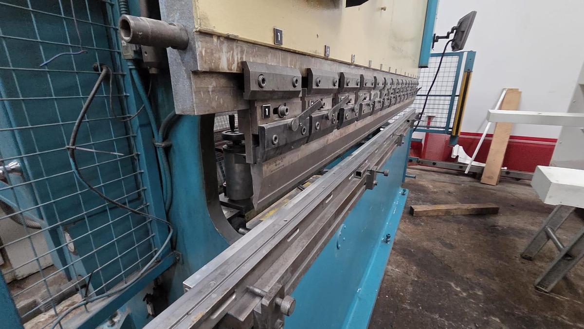 Used Adira QHD-10030 Hydraulic Downstroke Pressbrake