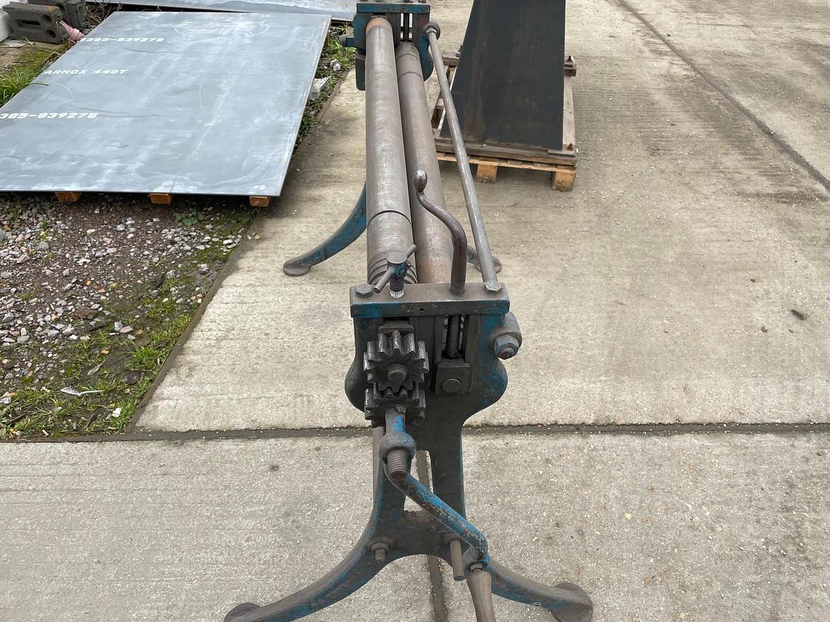 Used Edwards Cast Hand Bending Rolls