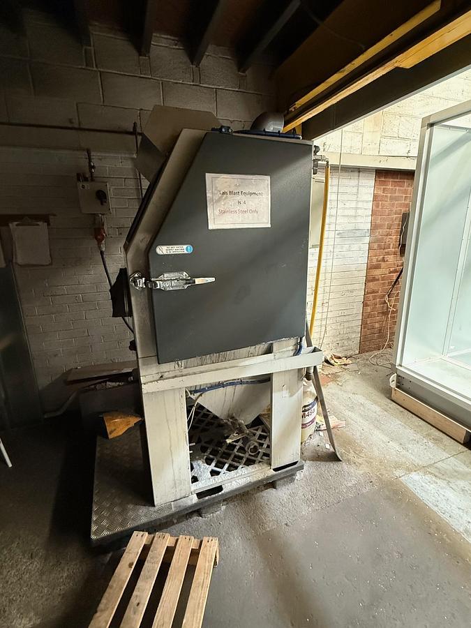 Used Vixen Aquablast 915 Wet Blasting Cabinet