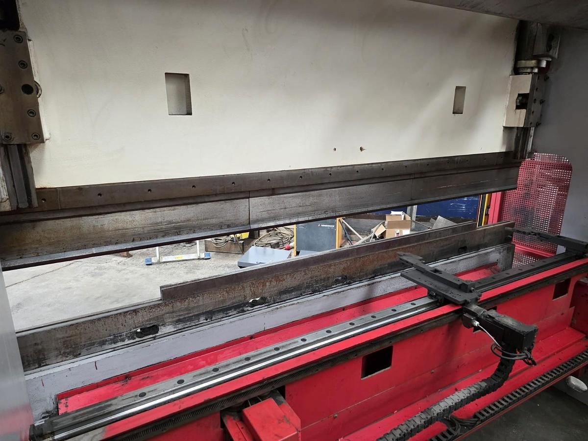 Used Edwards Pearson PR6 150/3100 CNC Downstroke Pressbrake