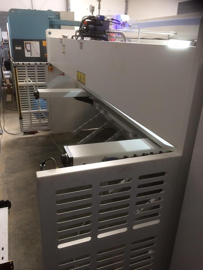 Used Accurl MS8 CNC Hydraulic Variable Rake Shears From 2.5m x 6mm