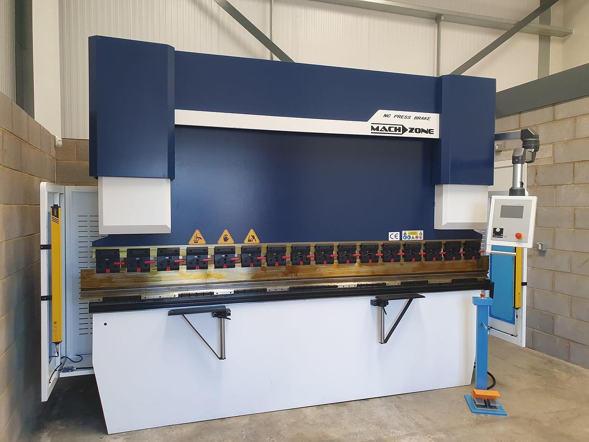 Used MZ NC 3 Axis CNC Pressbrakes from 1.5m x 40tons