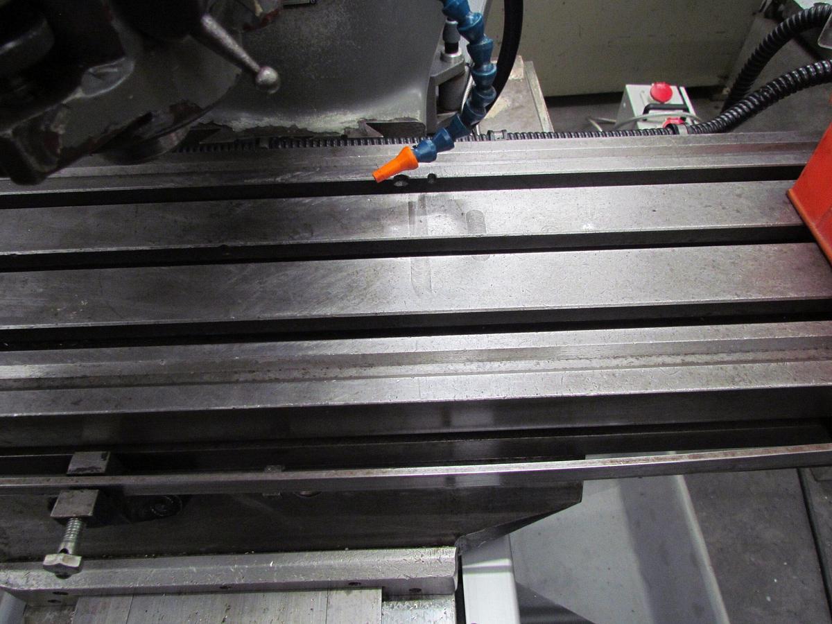 Used Bridgeport BR2 Turret Mill