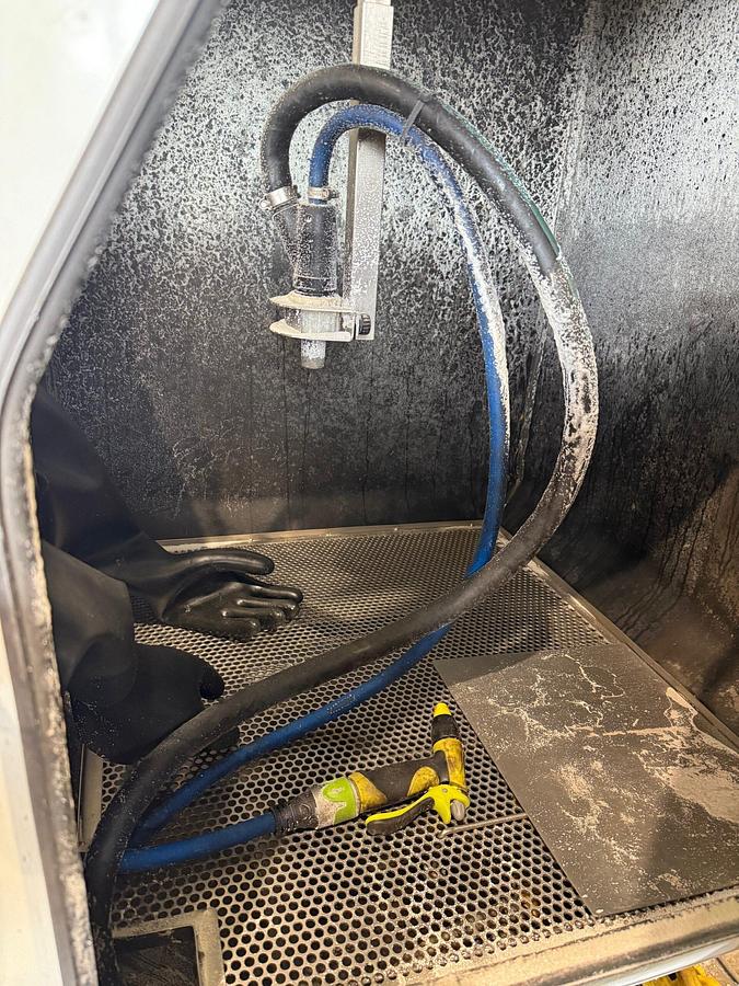 Used Vixen Aquablast 915 Wet Blasting Cabinet