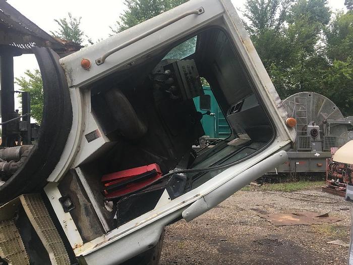 Used 2000 Mack MR688S