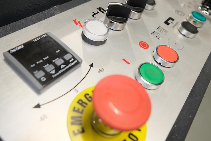 UZMA UZMA 360 DGH semi automatic Double Mitre Bandsaw