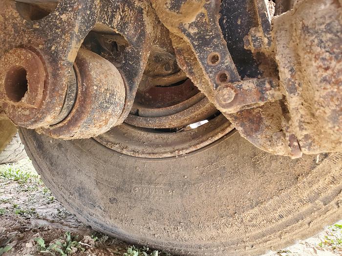 Used Loewen 802 Feed Truck