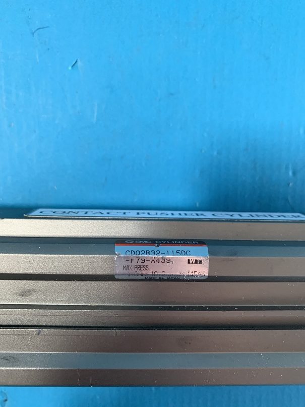 Used SMC  CDQ2B32-115DC-F79-X439 contact pusher cylinder