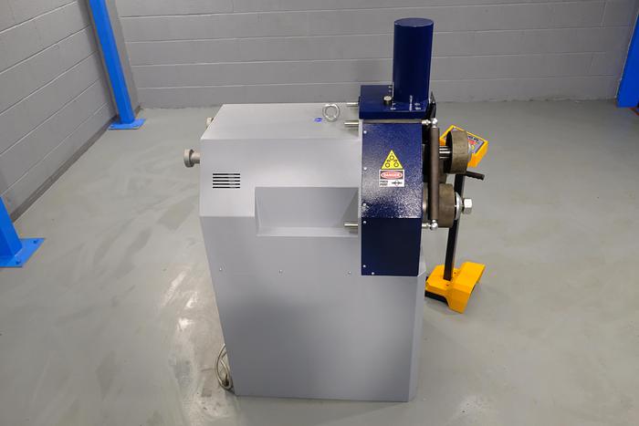 UZMA HPK 50 section roller hydraulic operation