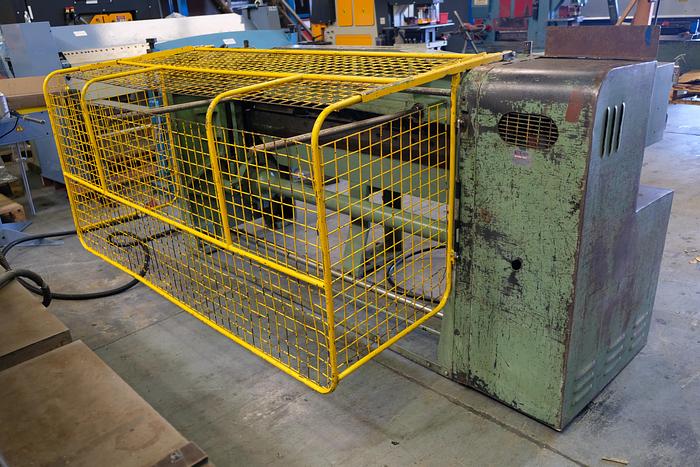 Used MORGAN 2050mm x 4mm SC Mechanical guillotine