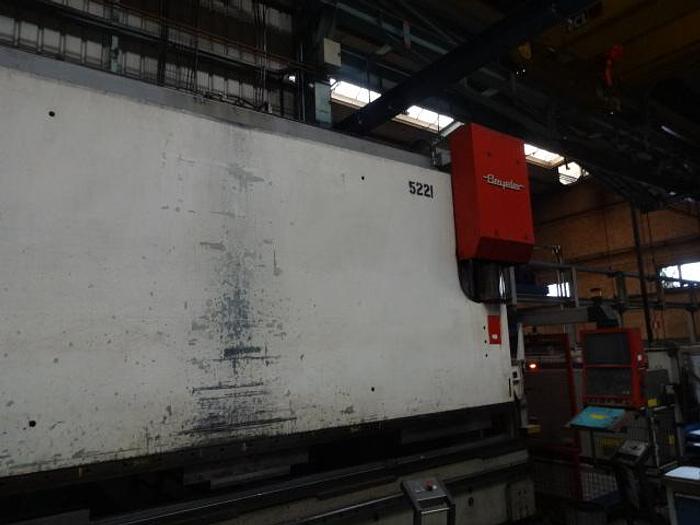 Utilisé Presse plieuse CNC marque BEYELER