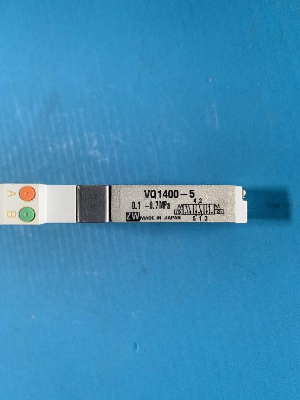 Used SMC Solenoid Valve VQT1400-5