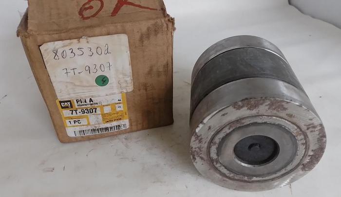 Pino Caterpillar 7T-9307