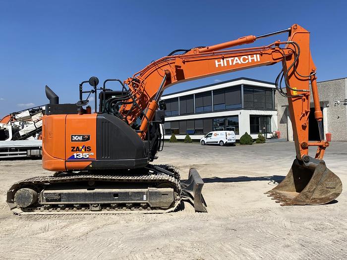 Usato 2019 HITACHI ZX135US-6