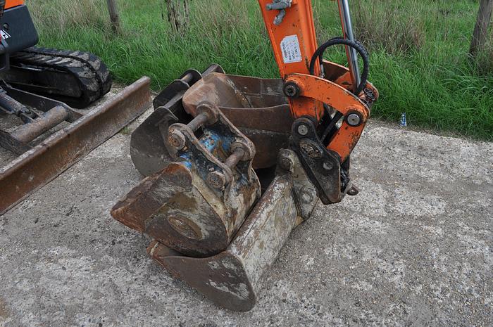 Used 2017 DOOSAN DX27Z