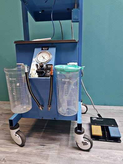 Gebraucht Valleylab Force FX-8CS Elektrochirurgische Diathermieeinheit mit Fußschalter auf Valleylab Saugwagen